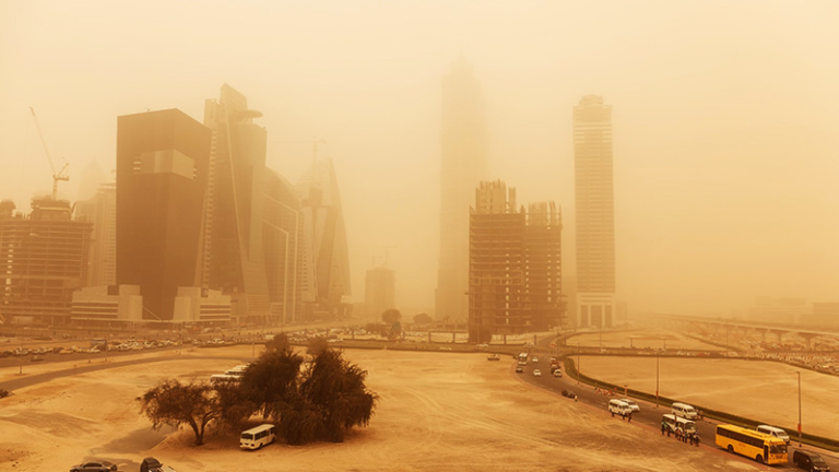تراكم الغبار والأتربة في المدن السعودية وتأثيرها على المكيفات