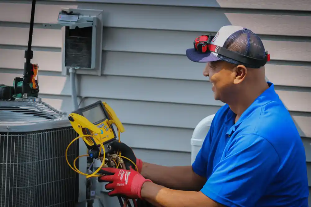 تشخيص أعطال وحدة التكييف الخارجية باستخدام أجهزة فحص متطورة