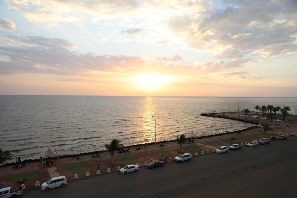 خدمات التنظيف في القنفذة: تحديات الرطوبة العالية