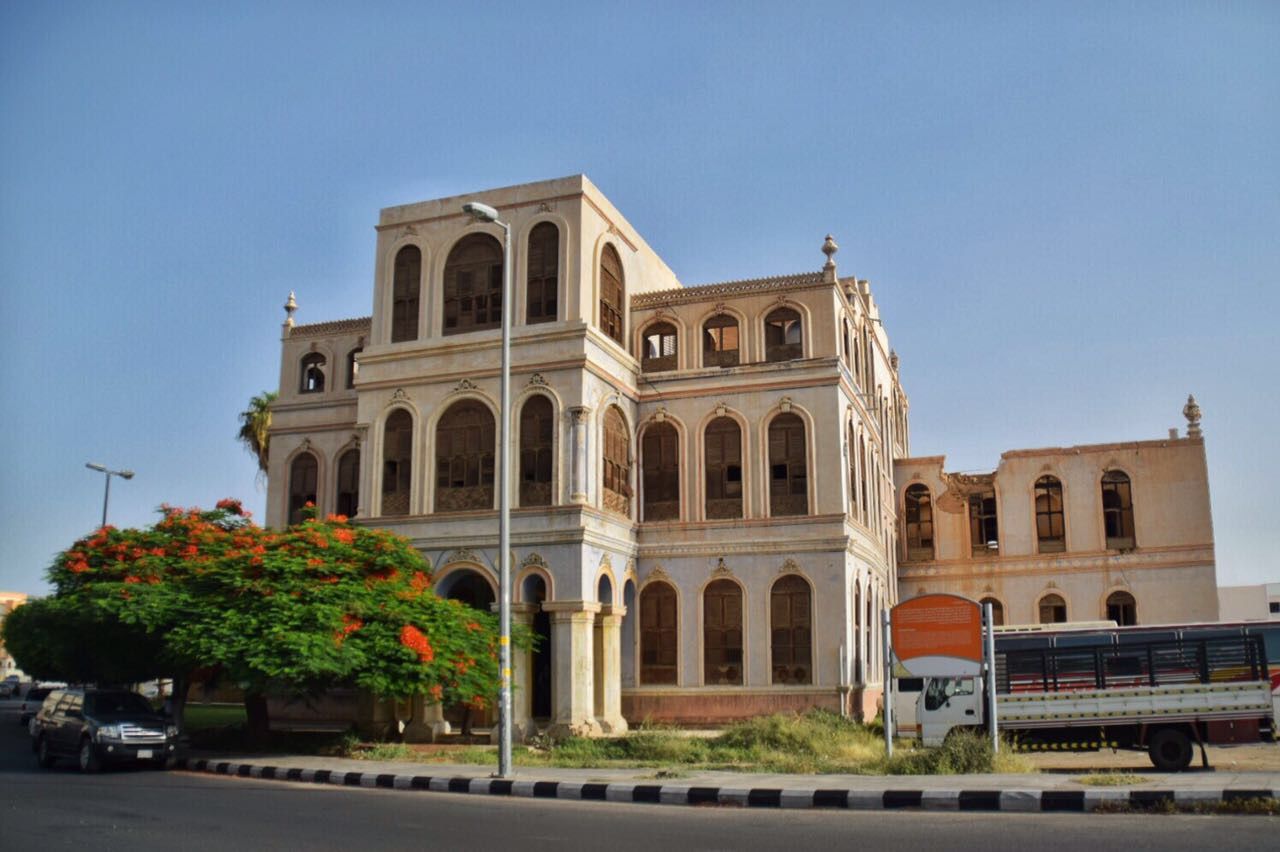 مباني الطائف التراثية القديمة والتحديات التي تواجه شركات التنظيف في صيانتها من الغبار