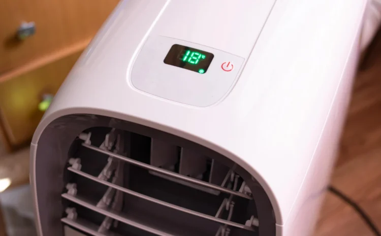 لوحة تحكم رقمية لمكيف هواء حديث توضح درجات الحرارة